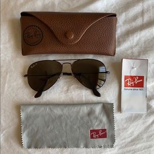 Ray-Ban aviators- barley worn. Like new.